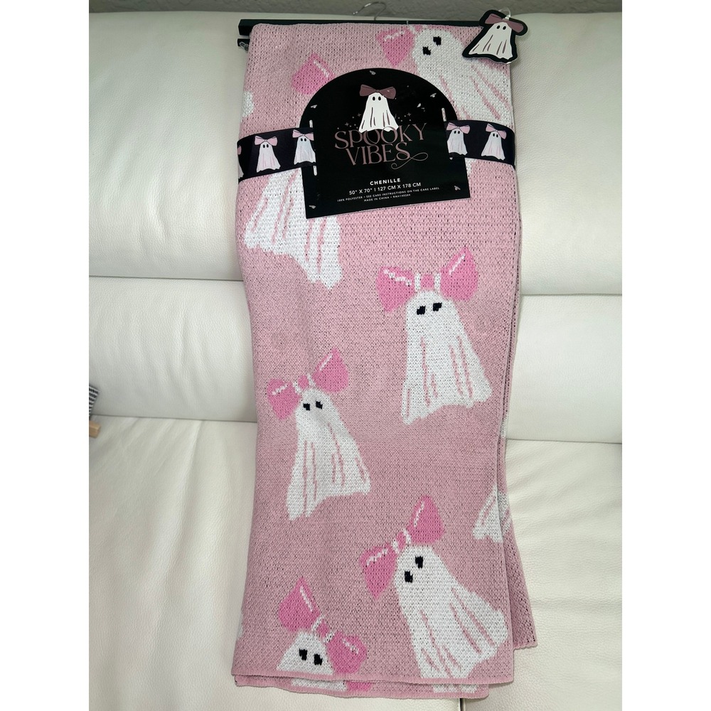 Spooky Vibes Throw Blanket Pink Ghost Bow 50x70 Chenille Halloween Coquette New